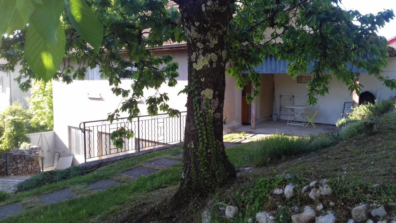 Ferienwohnung Cote Jardin Saint-Jean-en-Royans Exterior foto